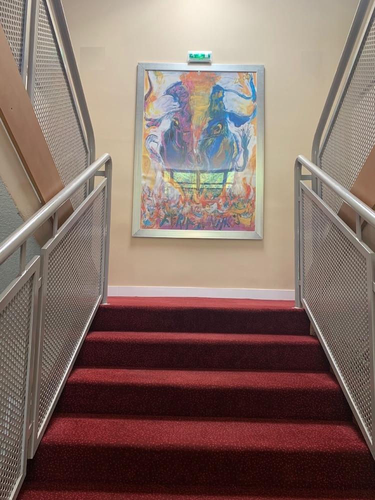 The Originals City, Hotel Nimes Costieres, Ex Inter Hotel エクステリア 写真